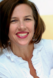 Linda Kelly headshot