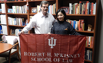 Professor Tom Wilson and Visiting Scholar Zheng Yin