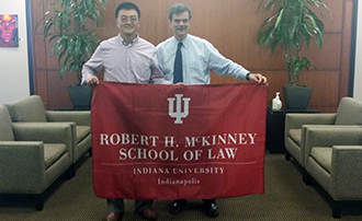 Leng Shua and Professor Tom Wilson